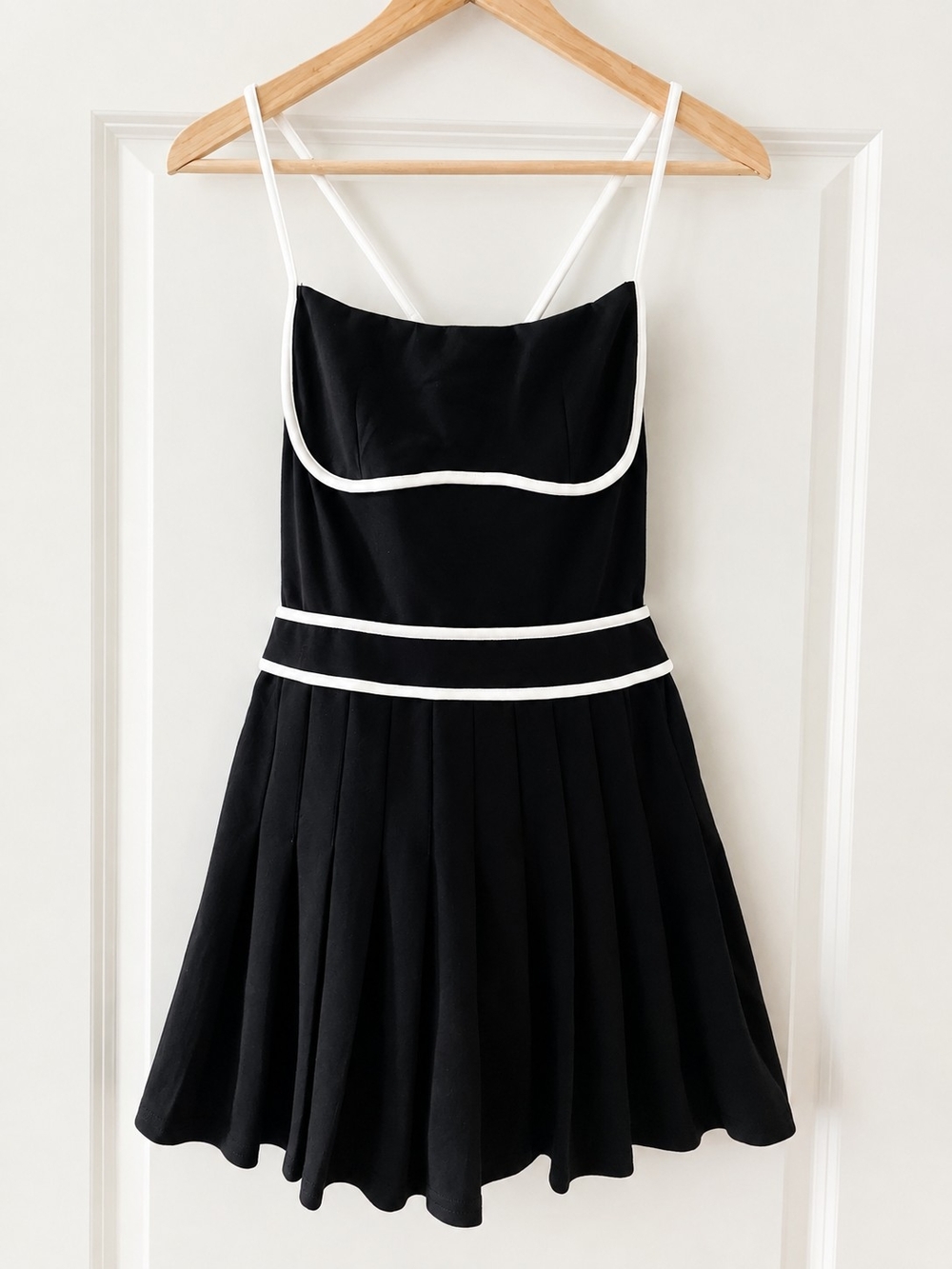 NWT Mable Black Contrast Trim Tennis Dress Skort Built-In Shorts Size M
